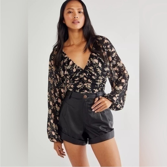 NWOT - Free People - Floral Print Balloon Sleeve Ruched Top XS - Picture 1 of 8
